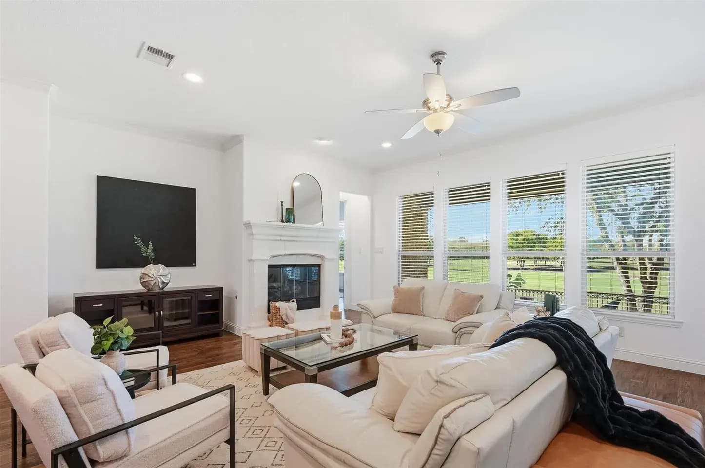 Home staging project 48